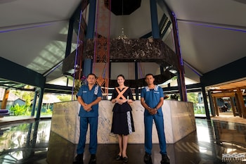 peace laguna resort and spa