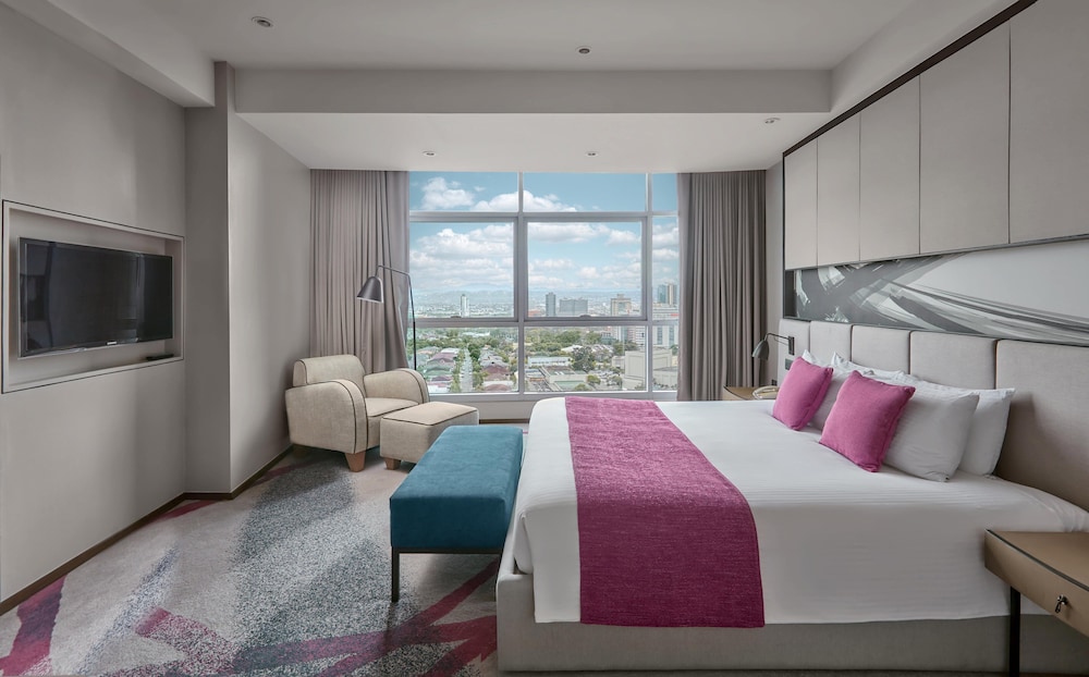 crowne plaza manila galleria by ihg