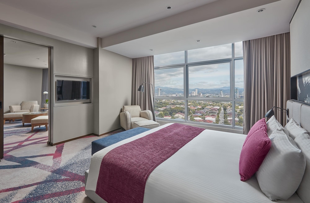 crowne plaza manila galleria by ihg