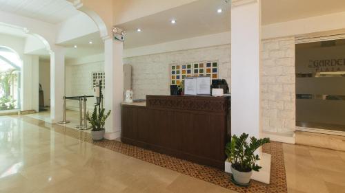 garden plaza hotel manila