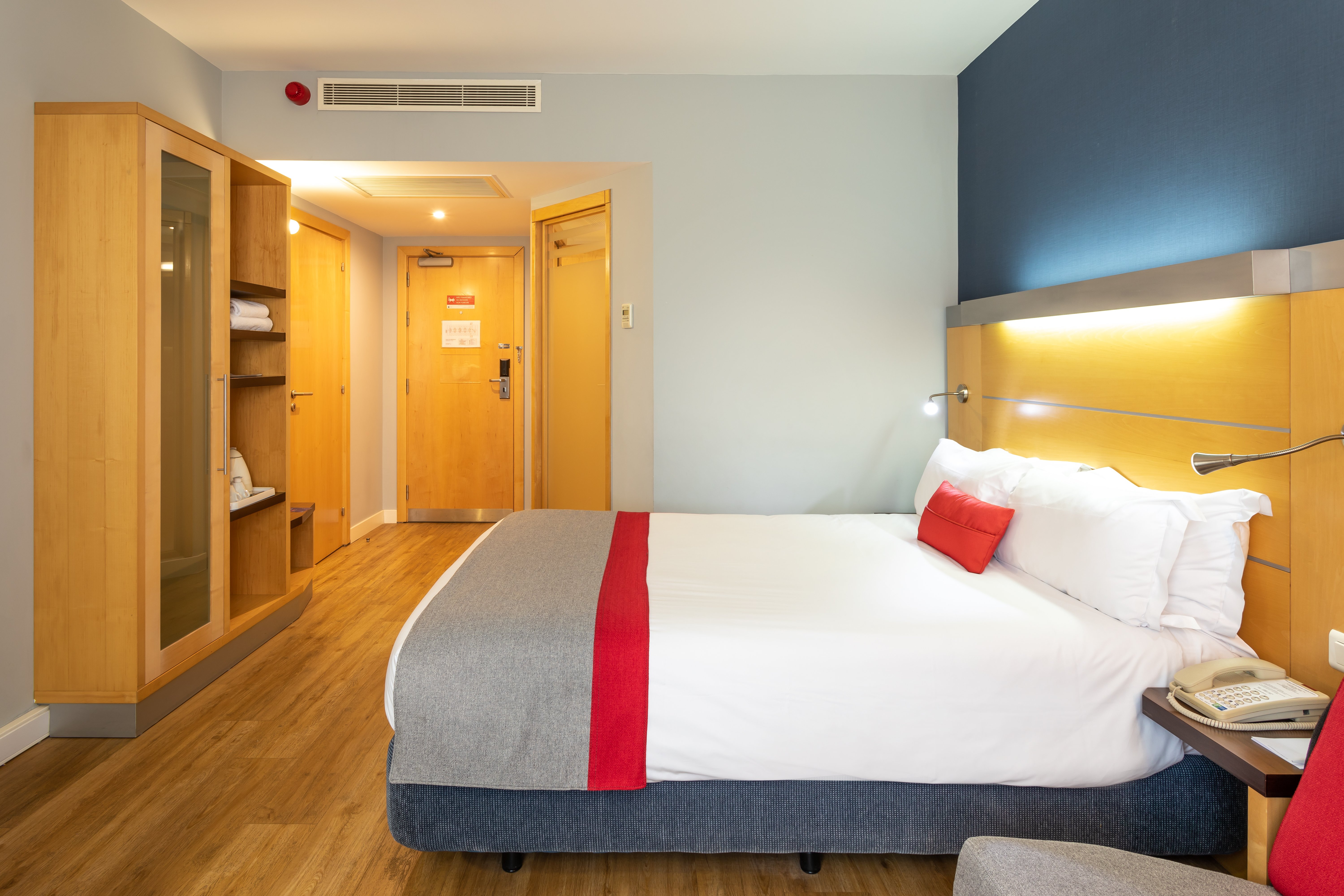 holiday inn express lisbon oeiras by ihg