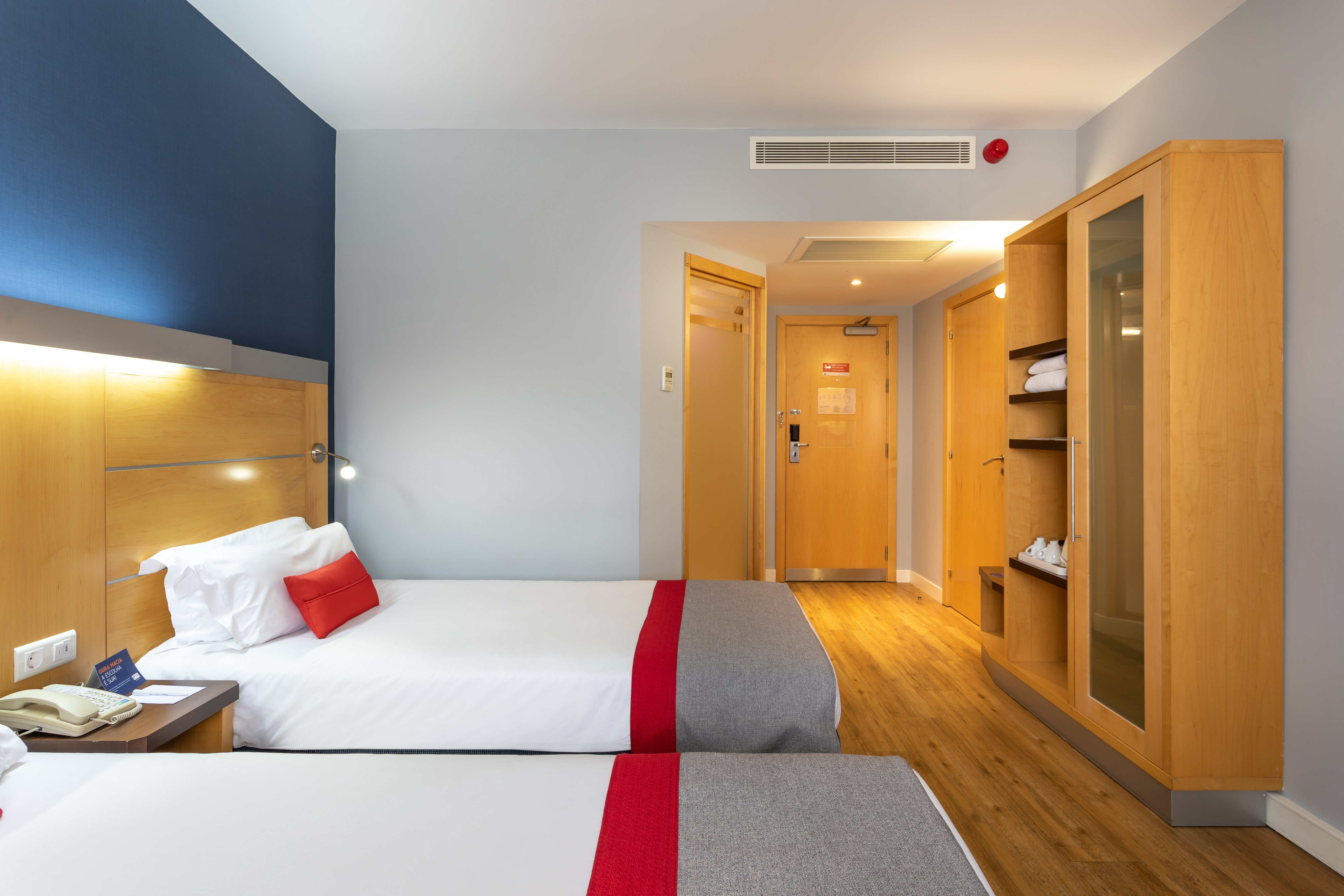 holiday inn express lisbon oeiras by ihg