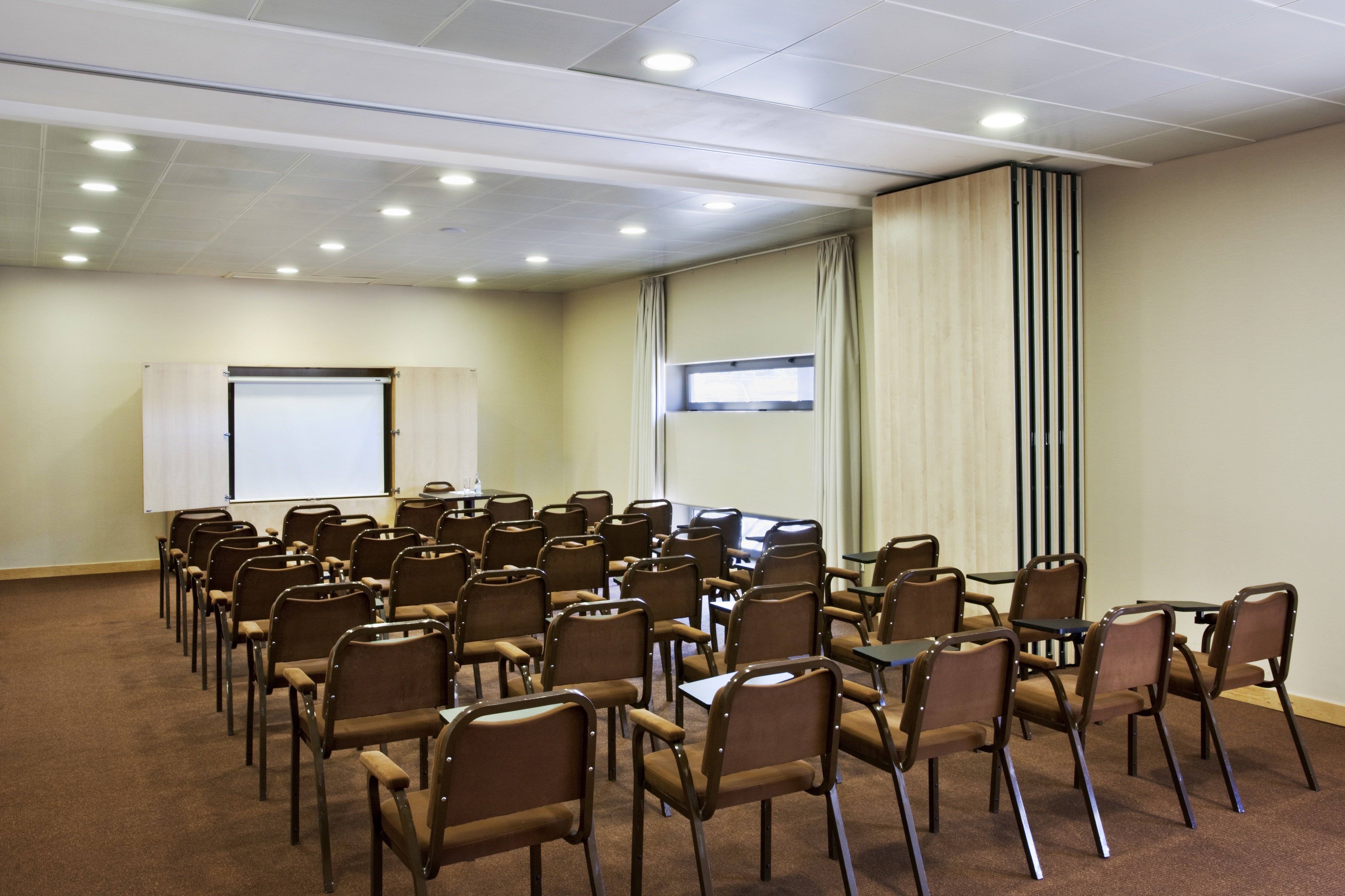 holiday inn express lisbon oeiras by ihg