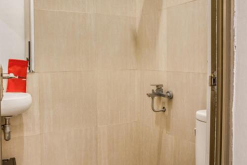 reddoorz syariah near taman pelangi jogja 2