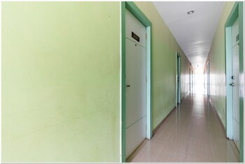 reddoorz plus hertasning area