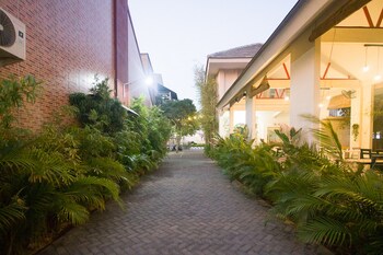 reddoorz plus syariah near alun alun sampang