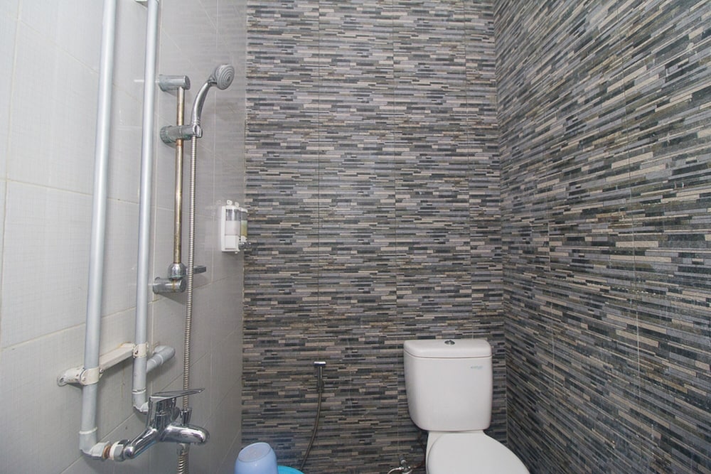 reddoorz plus syariah near alun alun sampang