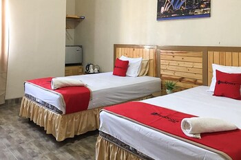 reddoorz plus syariah near alun alun sampang