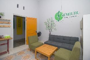 reddoorz plus syariah near alun alun sampang