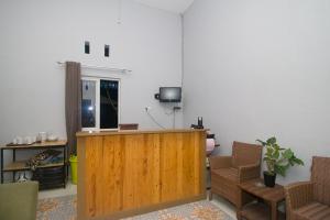 reddoorz plus syariah near alun alun sampang