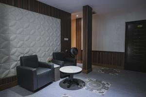 reddoorz plus near pantai coastarina 2