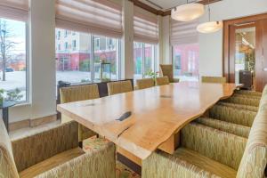 hilton garden inn devens common