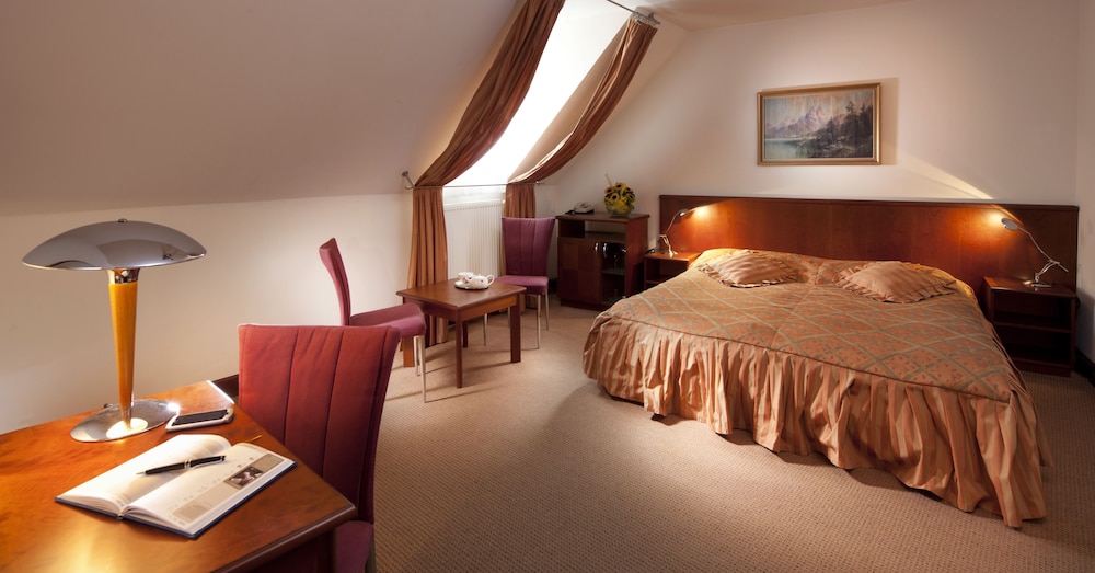 hotel concertino zlata husa