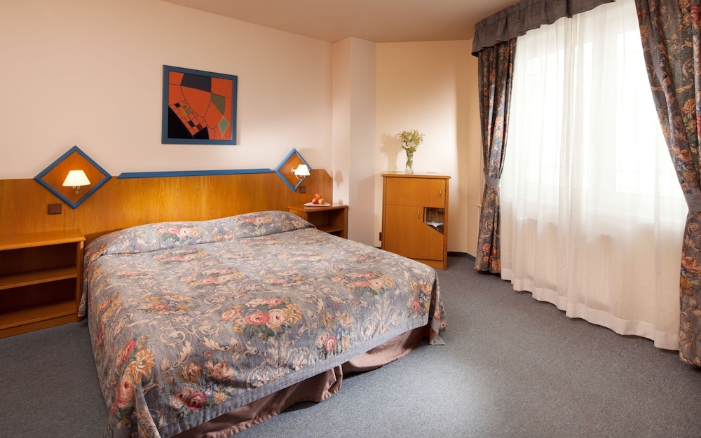 hotel concertino zlata husa