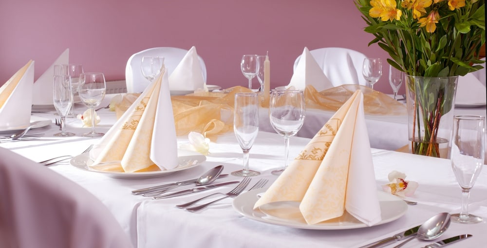 Hotel Concertino Zlatá Husa,Jindrichuv Hradec,4 star