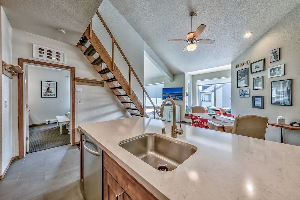 3302 sun meadows 2 br condo