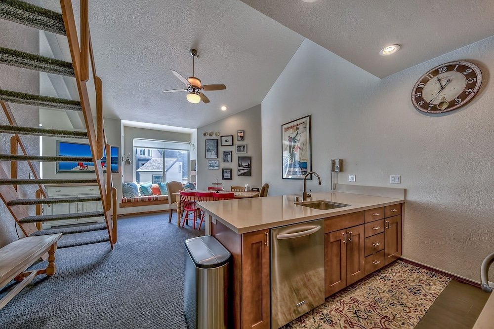 3302 sun meadows 2 br condo