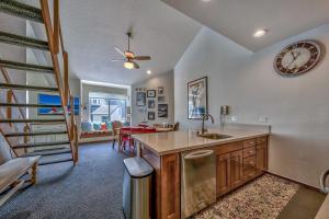 3302 sun meadows 2 br condo