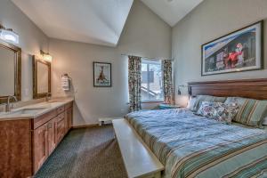 3302 sun meadows 2 br condo