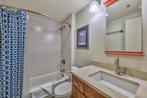3302 sun meadows 2 br condo