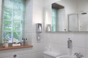 rothman manor guest house