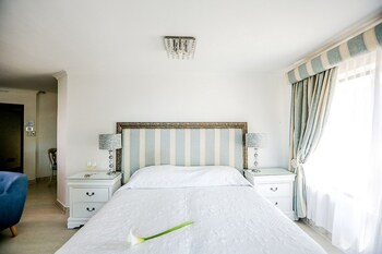 misty waves boutique hotel