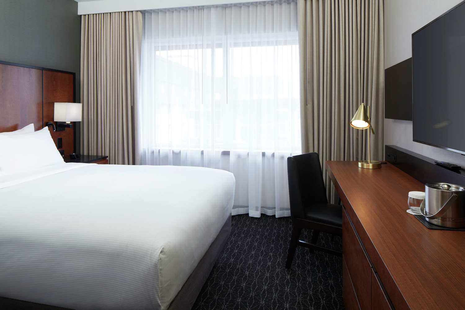 doubletree by hilton montreal airport
