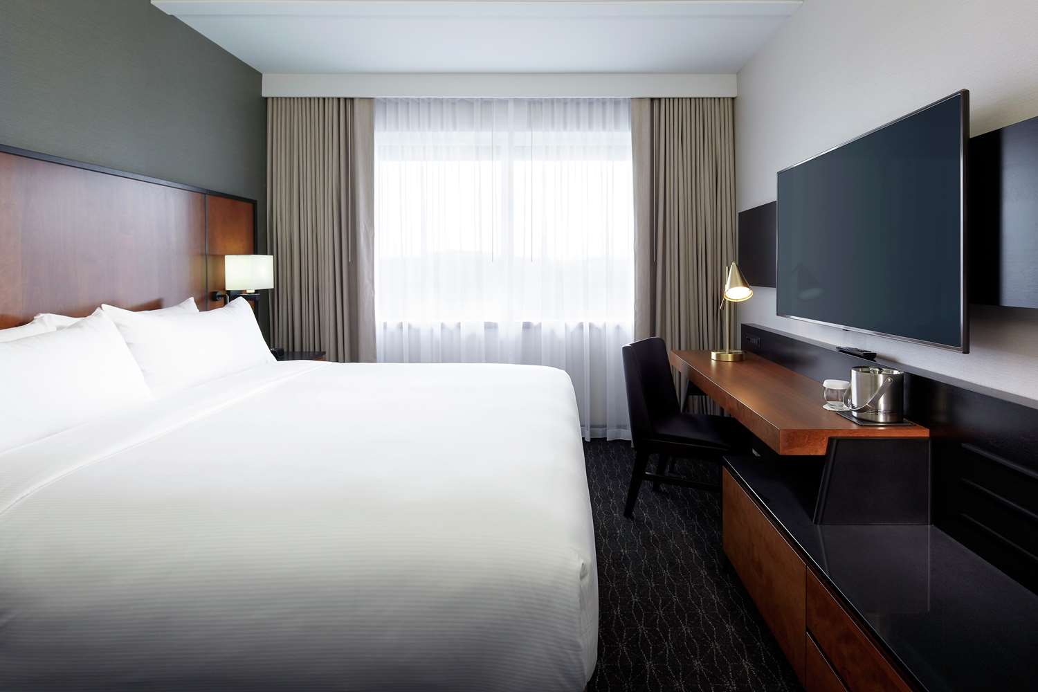 doubletree by hilton montreal airport