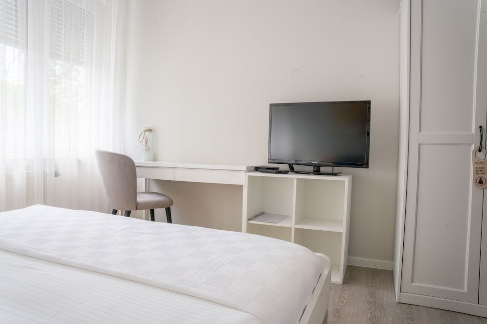 Hotel Morea,Ljubljana>>Grosuplje,3 star