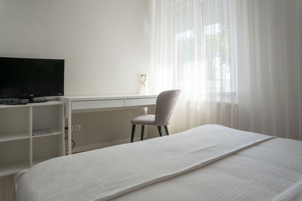 Hotel Morea,Ljubljana>>Grosuplje,3 star