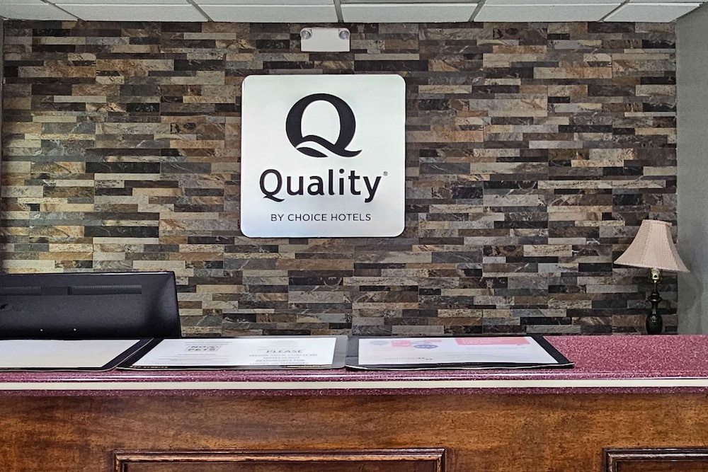 quality inn near six flags