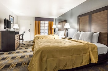 quality inn near six flags