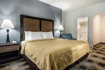 quality inn near six flags