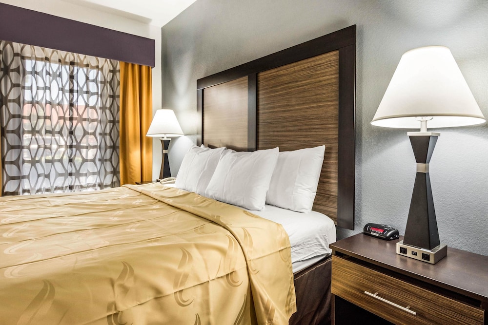 quality inn near six flags