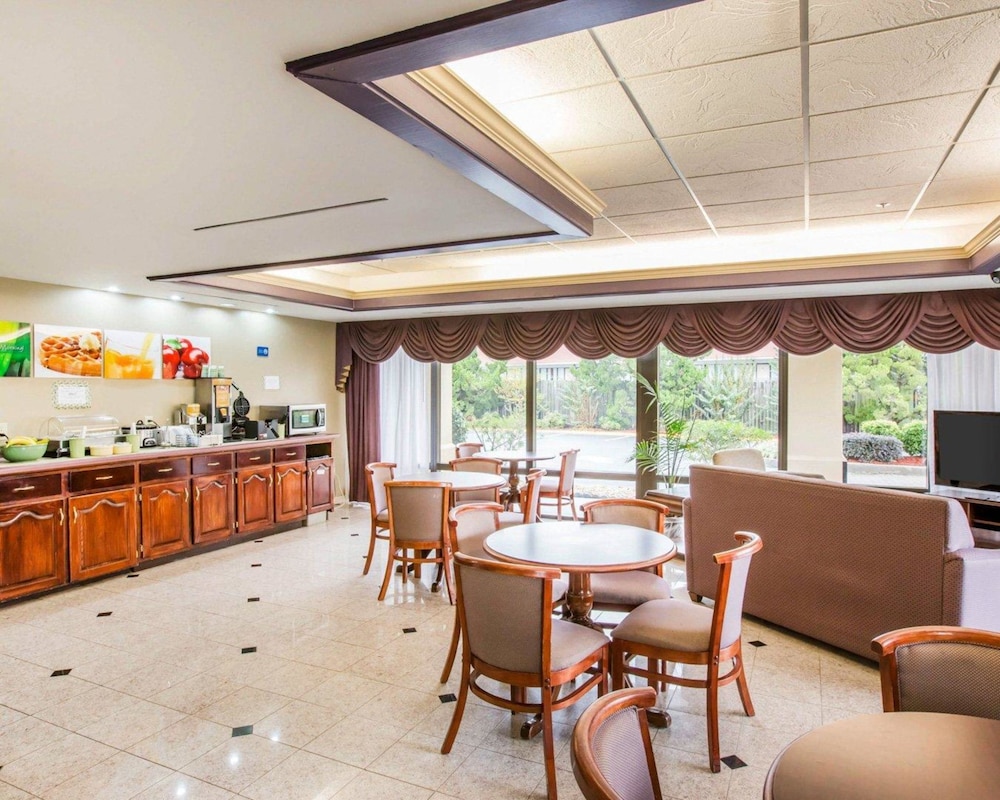 quality inn near six flags