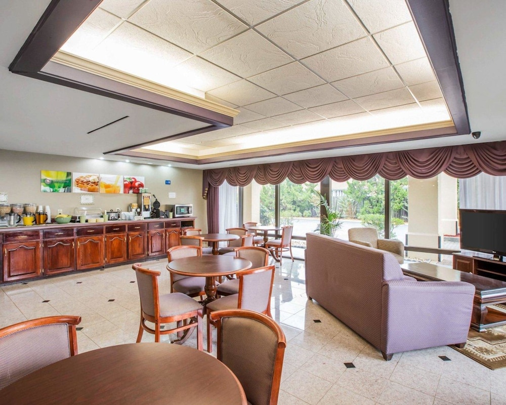 quality inn near six flags
