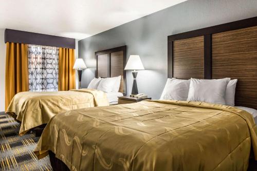quality inn near six flags