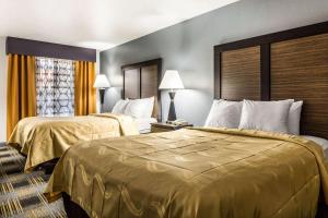 quality inn near six flags