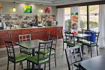 quality inn near six flags