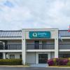 quality inn near six flags
