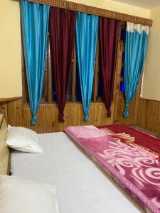 hotel deep forest kasol