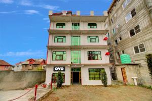 Delhi Star,Badgam>>Srinagar,2 star