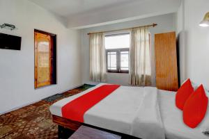 Delhi Star,Badgam>>Srinagar,2 star