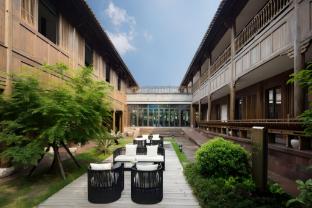blossom hill hotel ningbo hanling