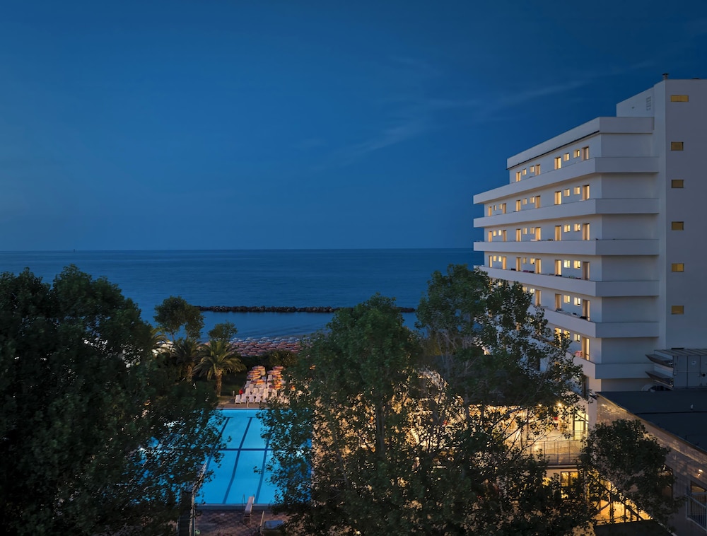 serena majestic hotel