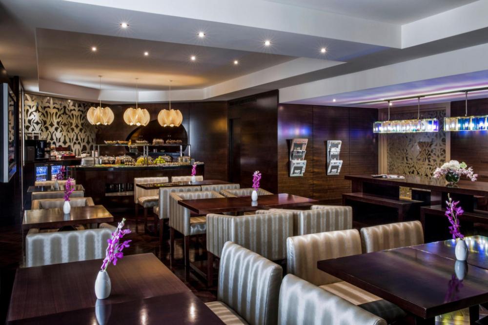 Crowne Plaza Dubai Deira By Ihg,Near Reef Mall,5 star