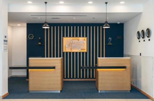 Holiday Inn Express Dubai Jumeirah By Ihg,Near Etihad Museum,3 star