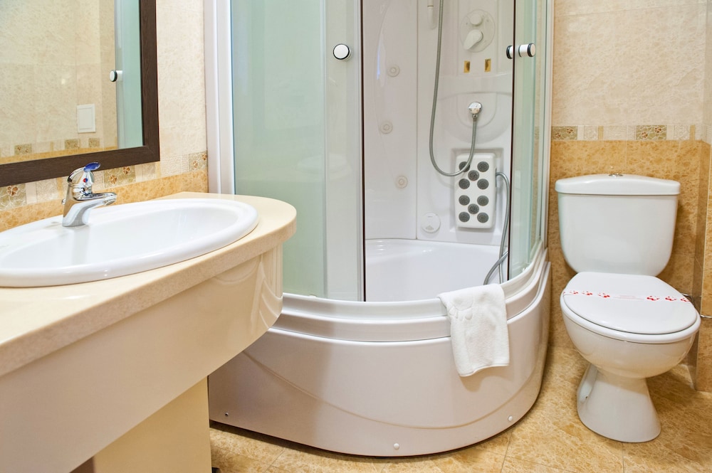 manhattan hotel and restaurant