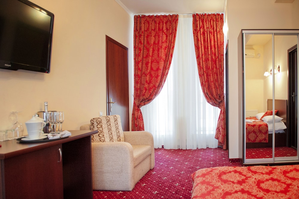 manhattan hotel and restaurant