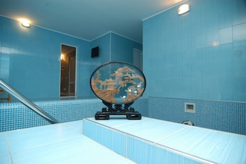 manhattan hotel and restaurant